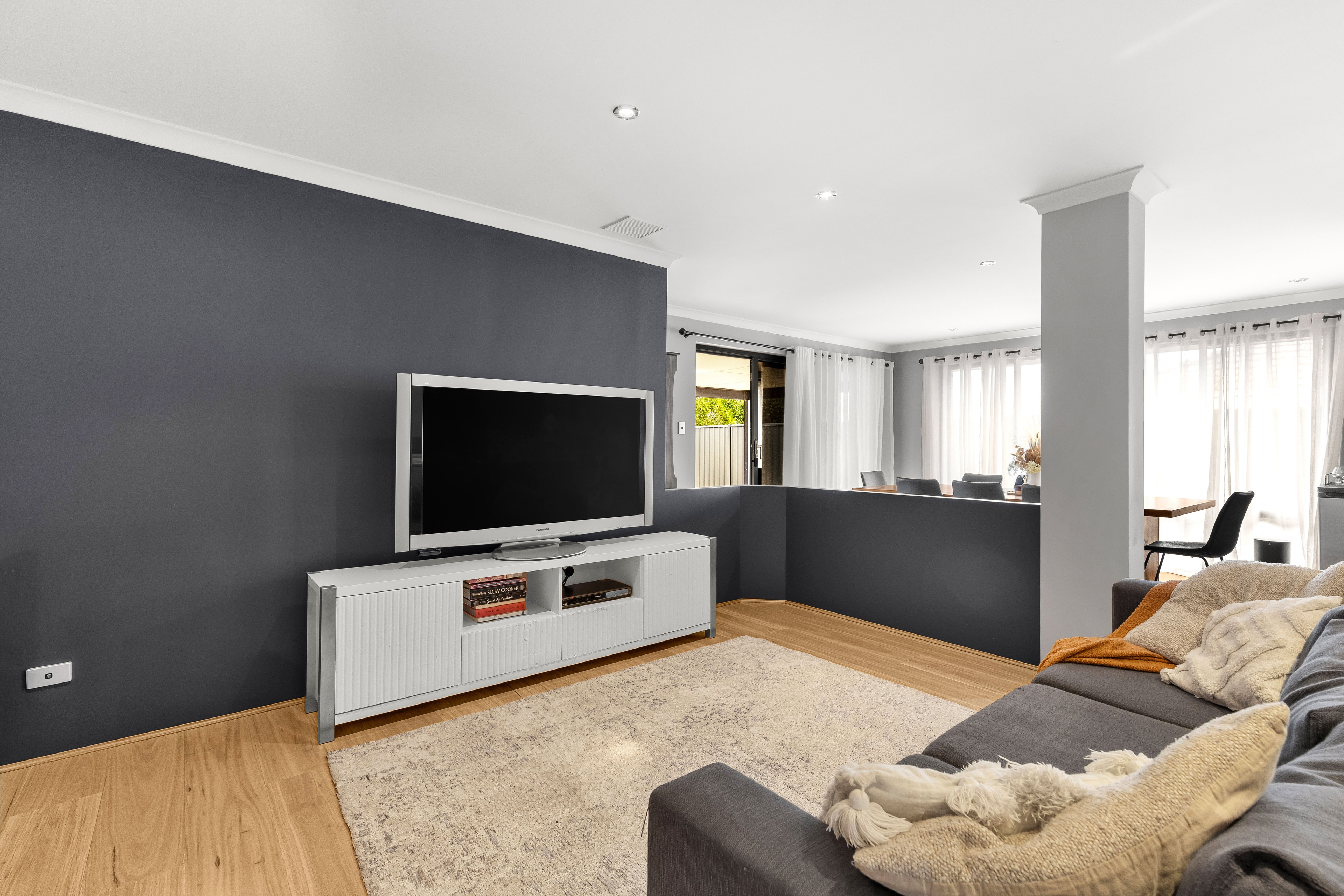 114 Brixton Crescent, Ellenbrook WA 6069, Ellenbrook - Thumbnail 2