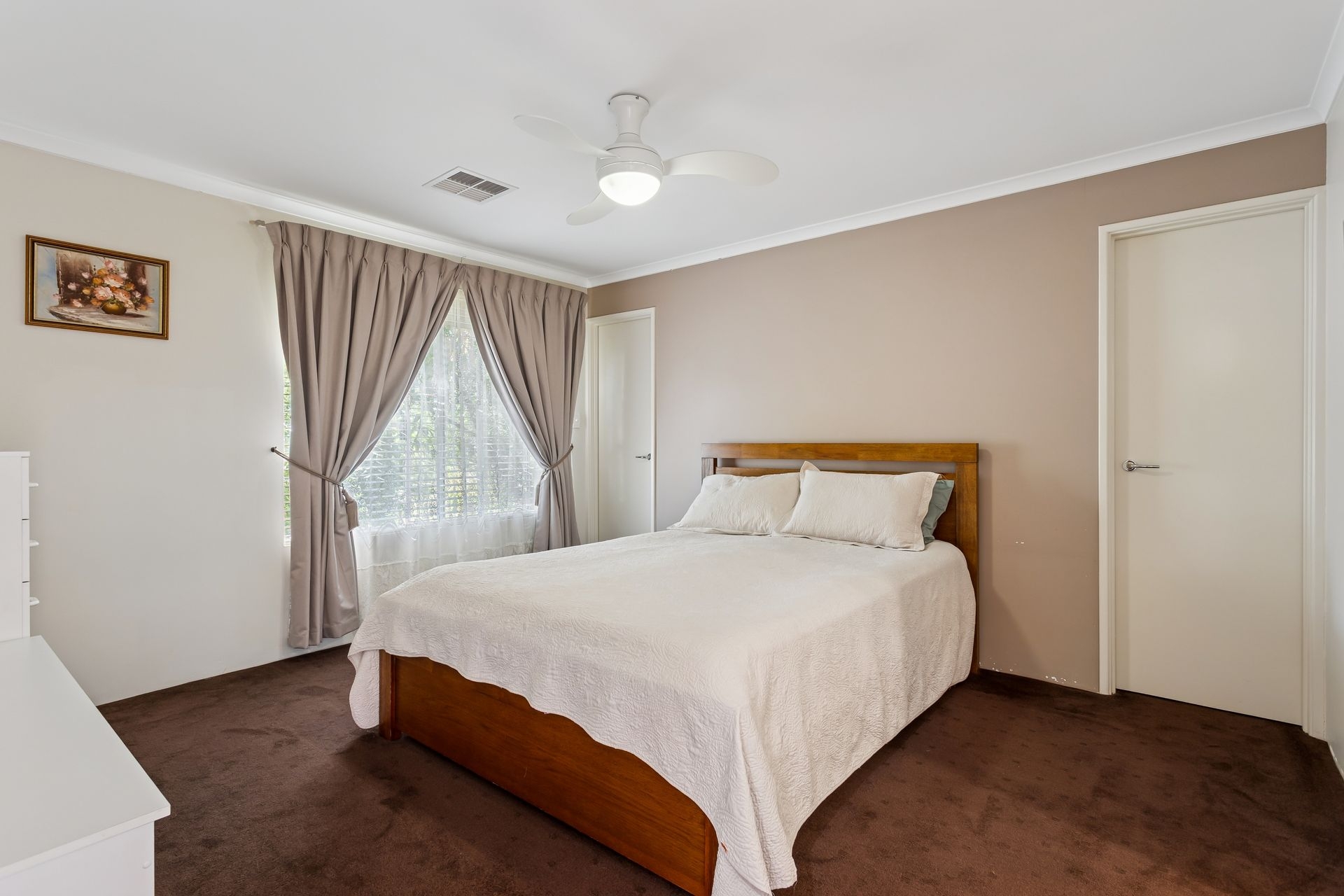 33 Cowra Turn, Aveley WA 6069, Aveley - Thumbnail 3