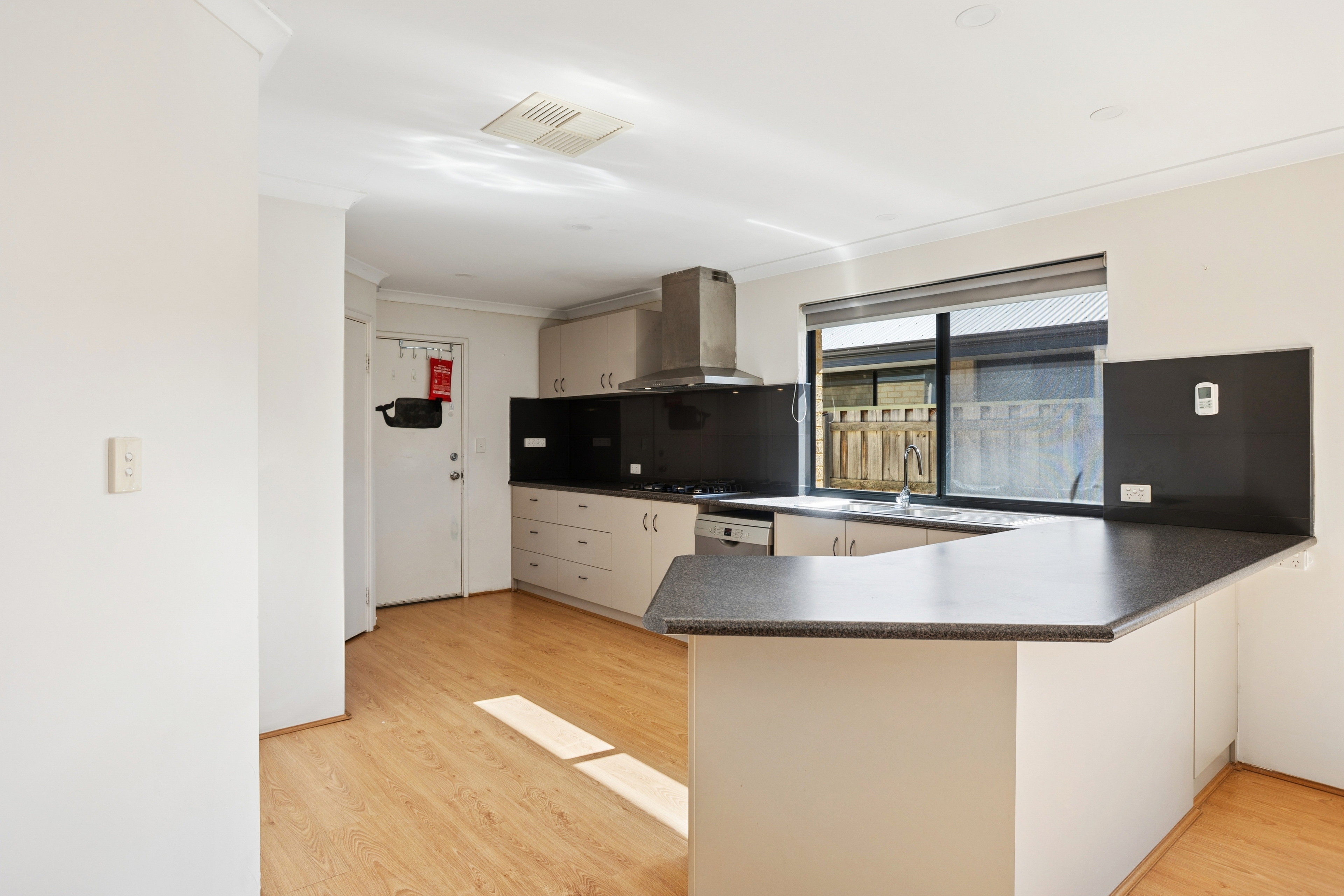7 Evesham Drive, Ellenbrook WA 6069, Ellenbrook - Thumbnail 2