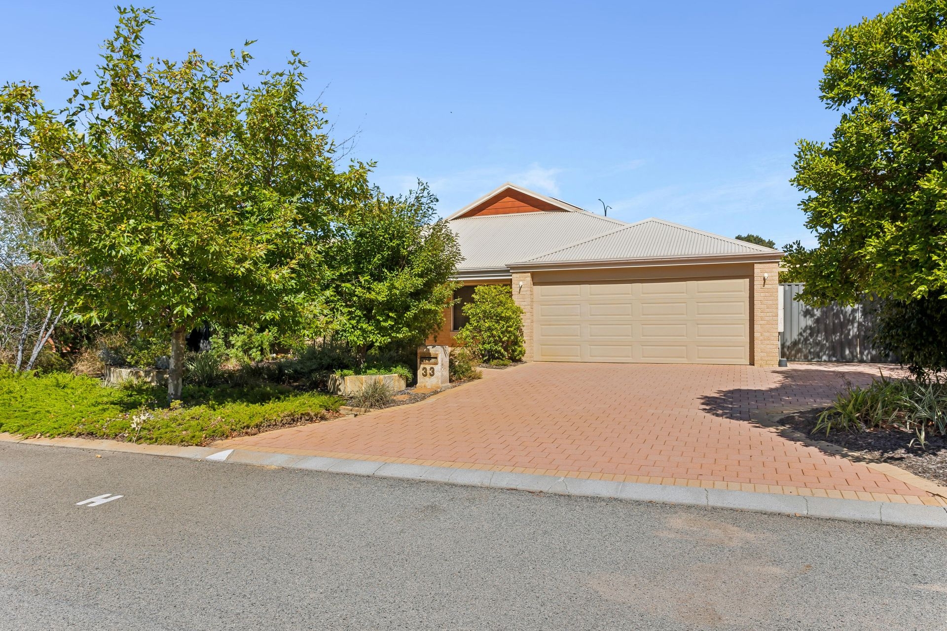 33 Cowra Turn, Aveley WA 6069, Aveley - Thumbnail 2
