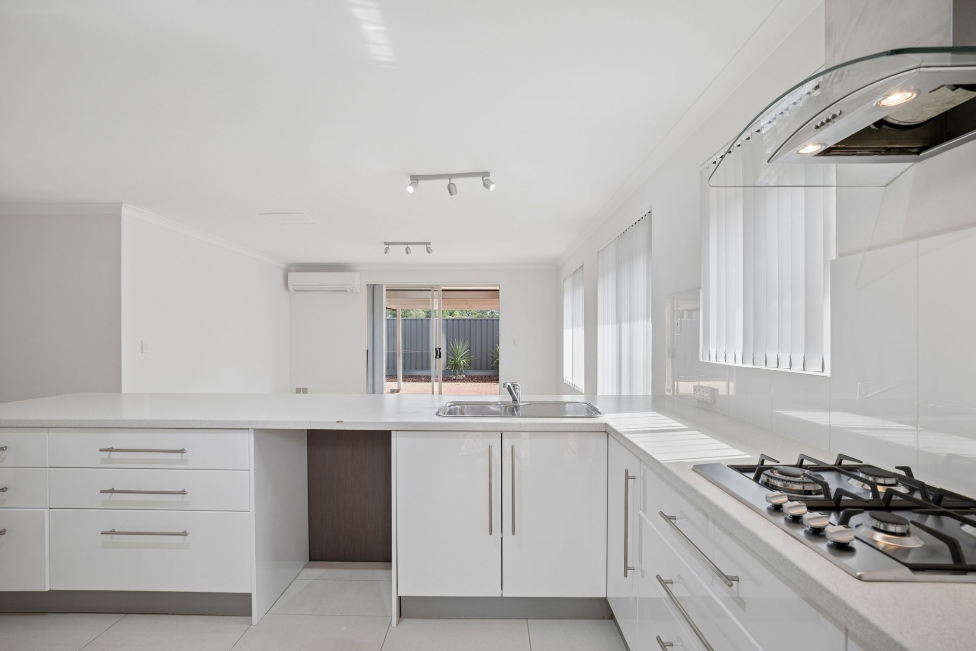 98 Vaucluse Crescent, Ellenbrook WA 6069, Ellenbrook - Thumbnail 2